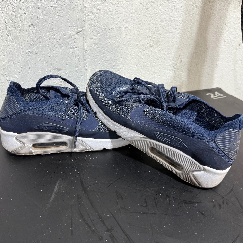 Nike Air Max Flyknit Navy Size 10